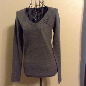Grey long sleeve sweater